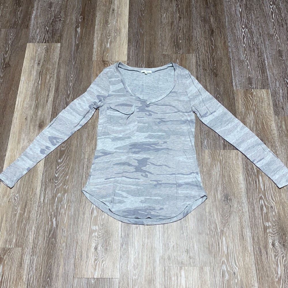 Super cute Z Supply Camo long sleeve!